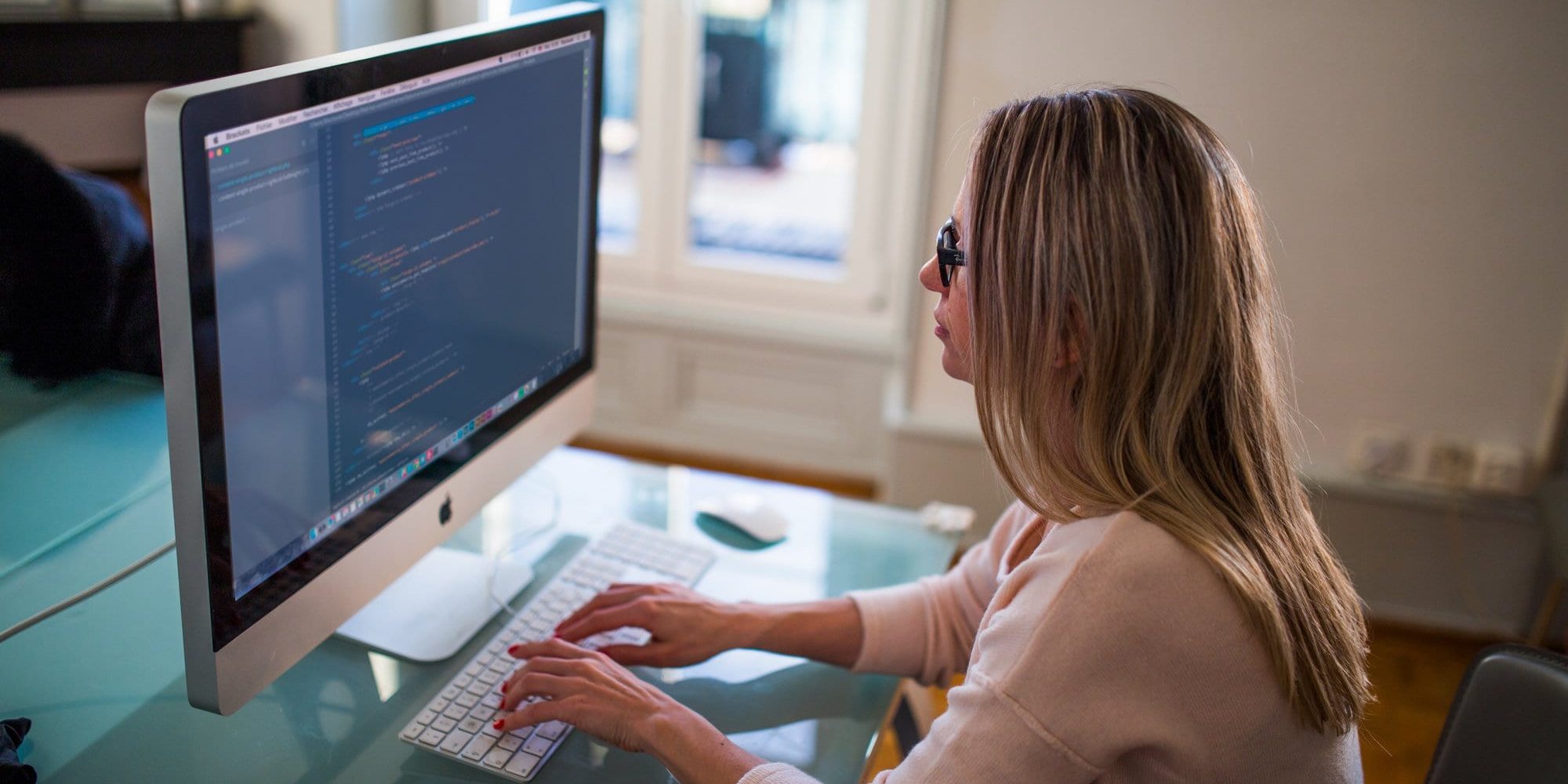 apple-blogging-coder-36990_9e1636047c50078cfefee33fd4bb4a8d_2000